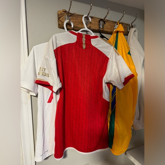 2023/24 Arsenal home kit (large) - Picture 3 of 3